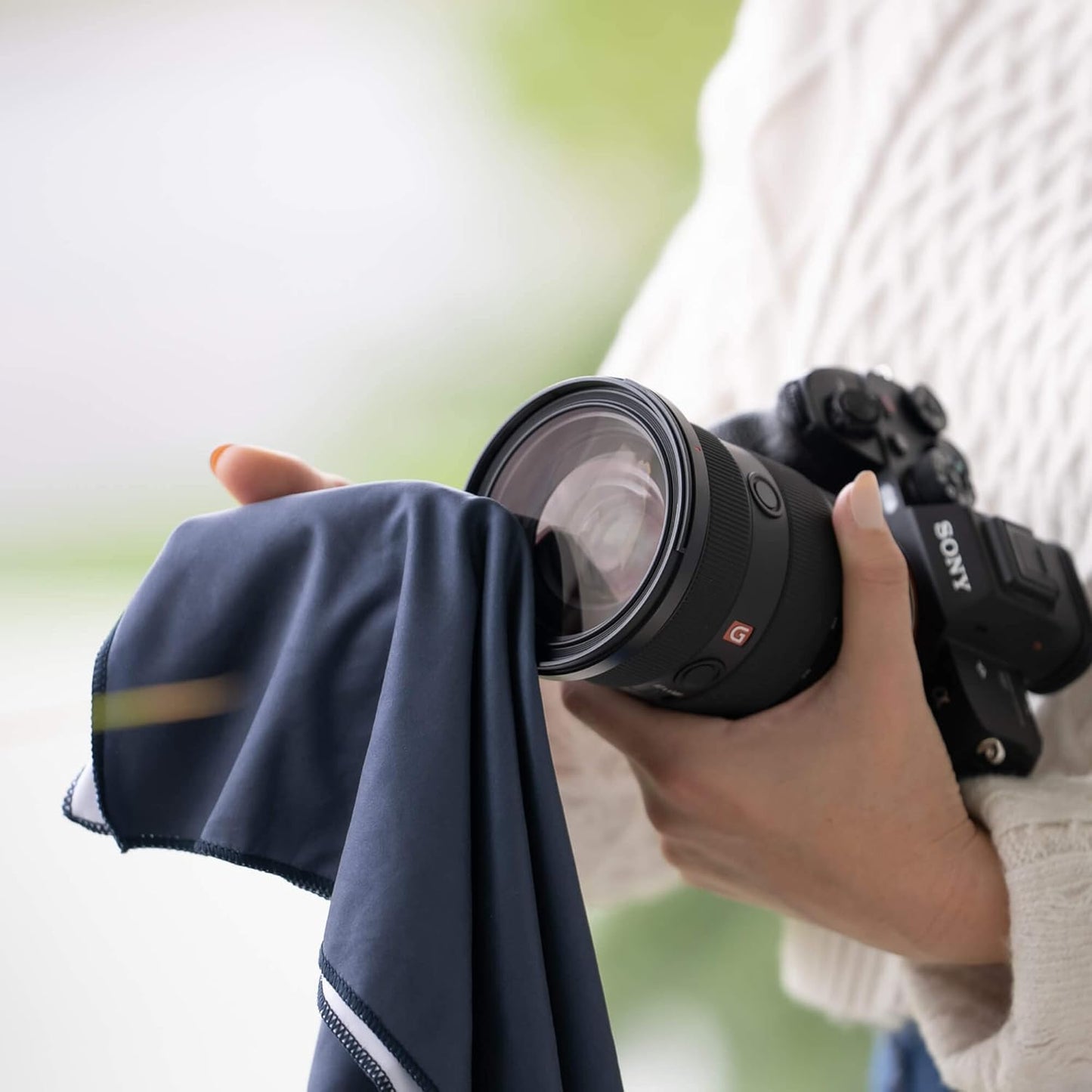 KLOVEO Polishing Cloth - Wine Glass Polishing Cloths - 20x27 Inch Large Size, Lint Free, Microfiber Cleaning Cloth for Glassware, Glasses, Sunglasses, Phone Screens, Camera Lens