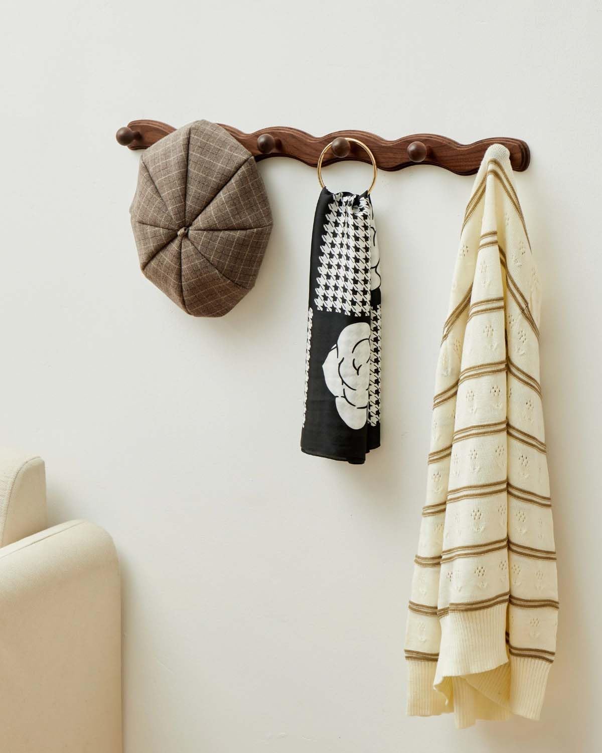 Wood Coat Rack Wall Mount - Walnut Coats Hook Hanger Wall-Mounted, Wave-Shaped Entryway Hanging