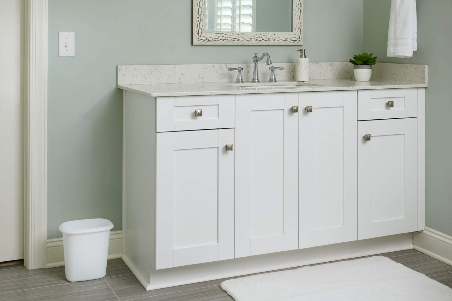 Rubbermaid Vanity Trash Can/Wastebasket 1.5-Gallons/6-Quarts White for Under
