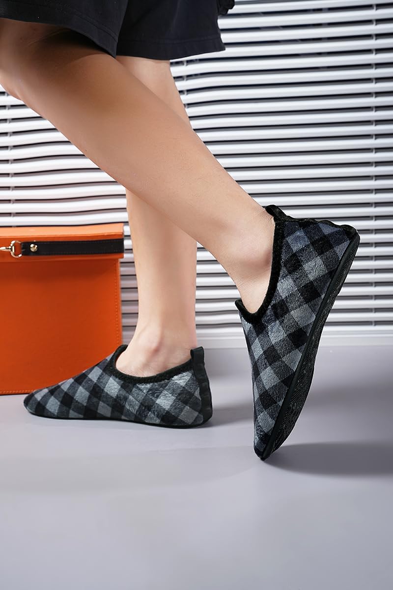 QZKDM Lightweight Slip on Grip Indoor House Slippers Barefoot Non Slip Home Exercise Yoga Shoes for Men Women