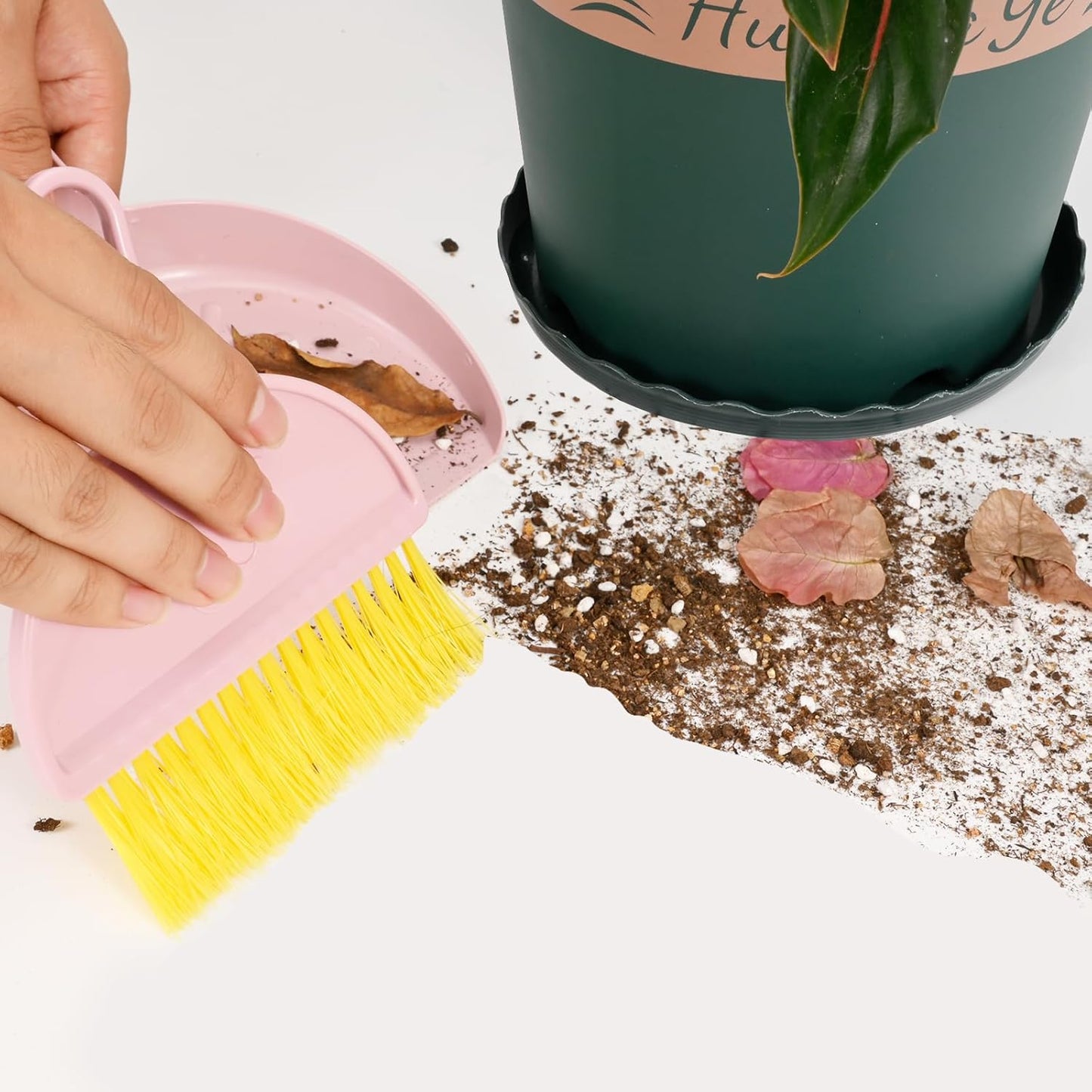 Small Broom and Dustpan Set,mini Compact Portable, for Home, Sofas, Kitchen countertops, Storage Shelves, Office desks, bathrooms, and pet Areas (Pink)