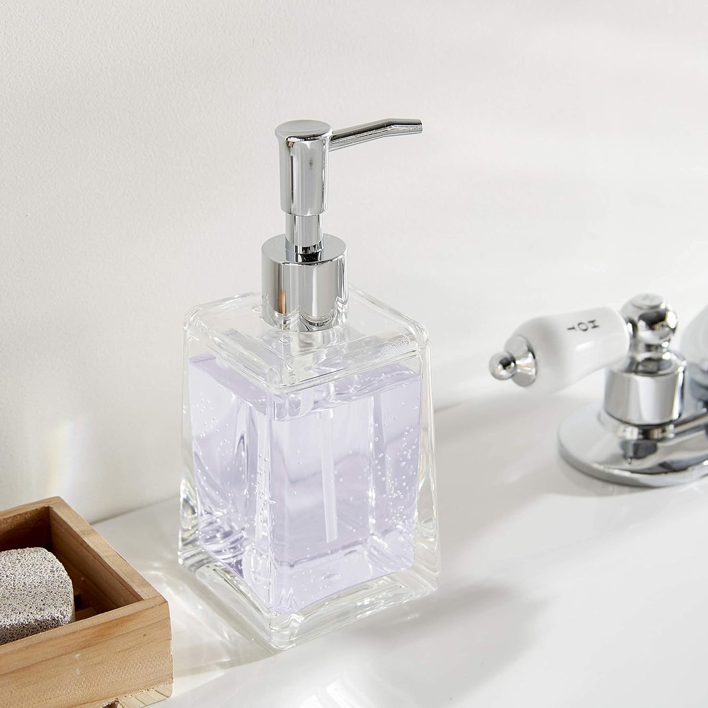 Huang Acrylic Clear Square Tapered Soap Dispenser Crystal Clear Acrylic | Sturdy and Elegant Construction Makes it Perfect for Kitchen or Bathroom | Shatter-Proof, Durable and Compact Design