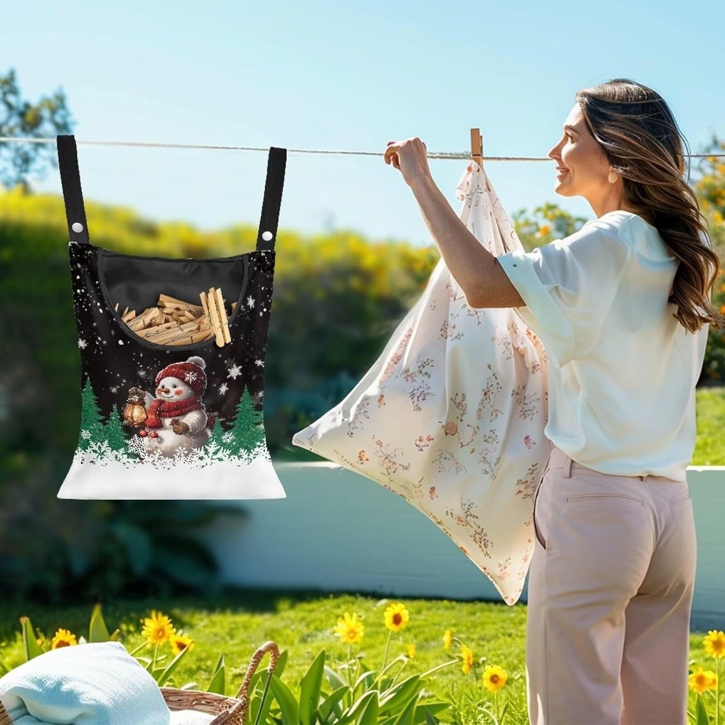 Snowman Clothes Pin Hanging Bag, Large Capacity Clothespin Bag with A Large Opening，Clothes Pin Hanging Bag Space-Saving Organize Clothespin Bag for Clothesline Outdoor