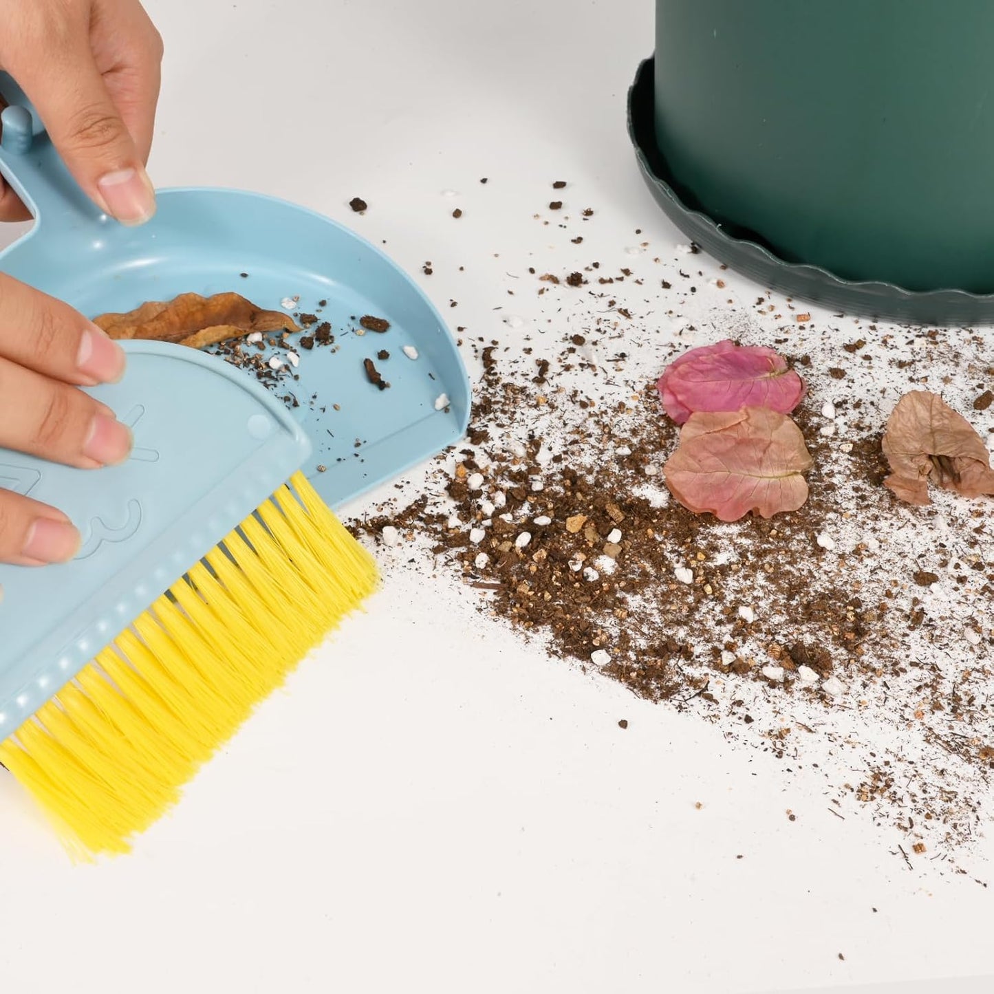 Small Broom and Dustpan Set,mini Compact Portable, for Home, Sofas, Kitchen countertops, Storage Shelves, Office desks, bathrooms, and pet Areas (Blue)