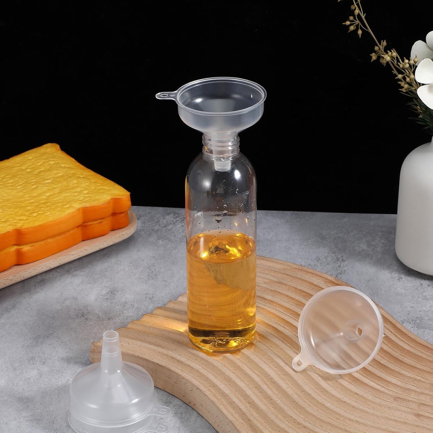 4PCS Mini Plastic Funnel, Clear Small Funnel, 5.5cm/2.17Inch Funnels for Kitchen Use, Food Grade Mini Funnels for Filling Water Bottle, Lotion, Essential Oil, Perfume, Spice and Powder
