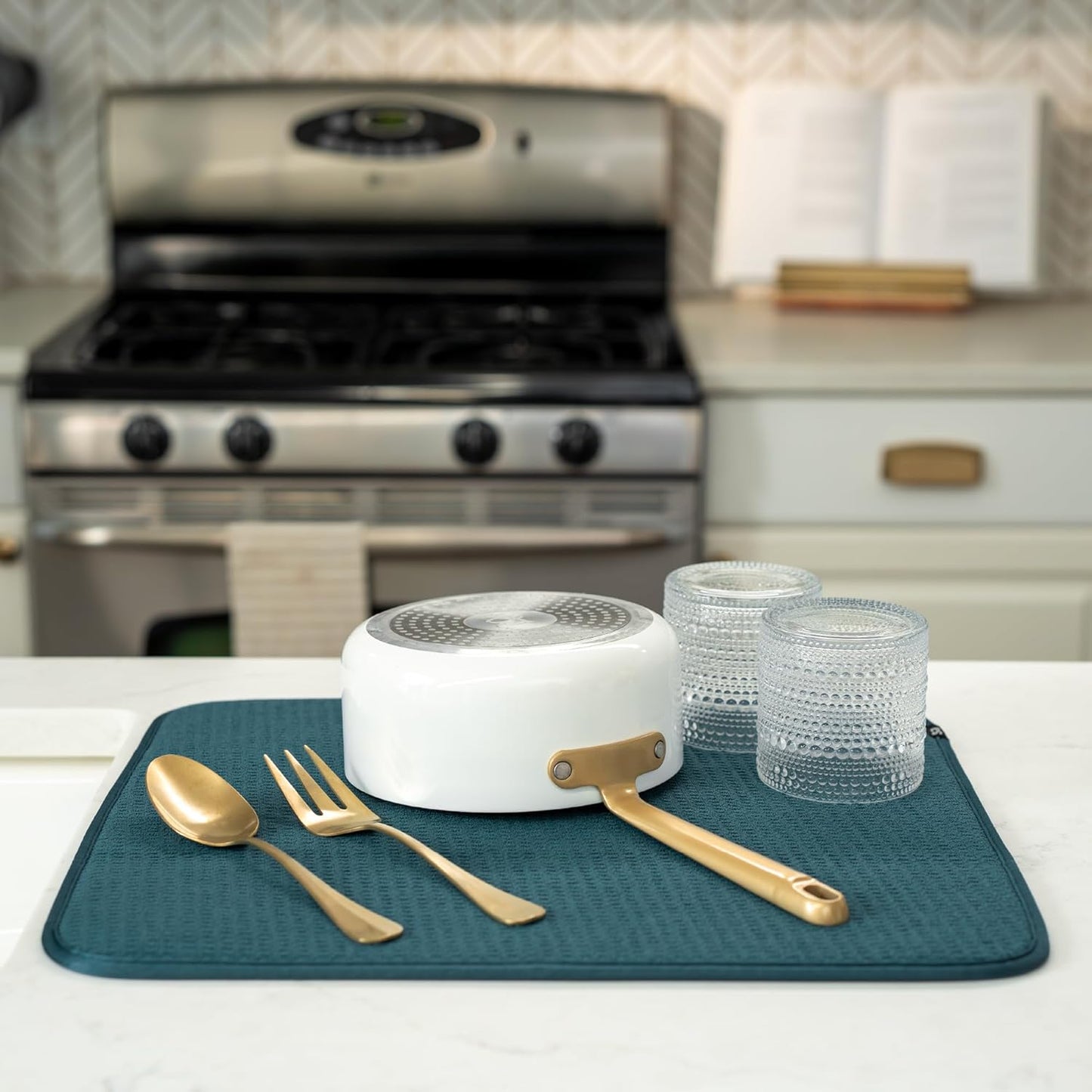 S&T INC. Dish Drying Mat, 16” x 18”, Absorbent Microfiber Kitchen Counter Mat, Dish Drying Pad for Dishes, Utensils, Pots and Pans, Large, Tapestry Blue