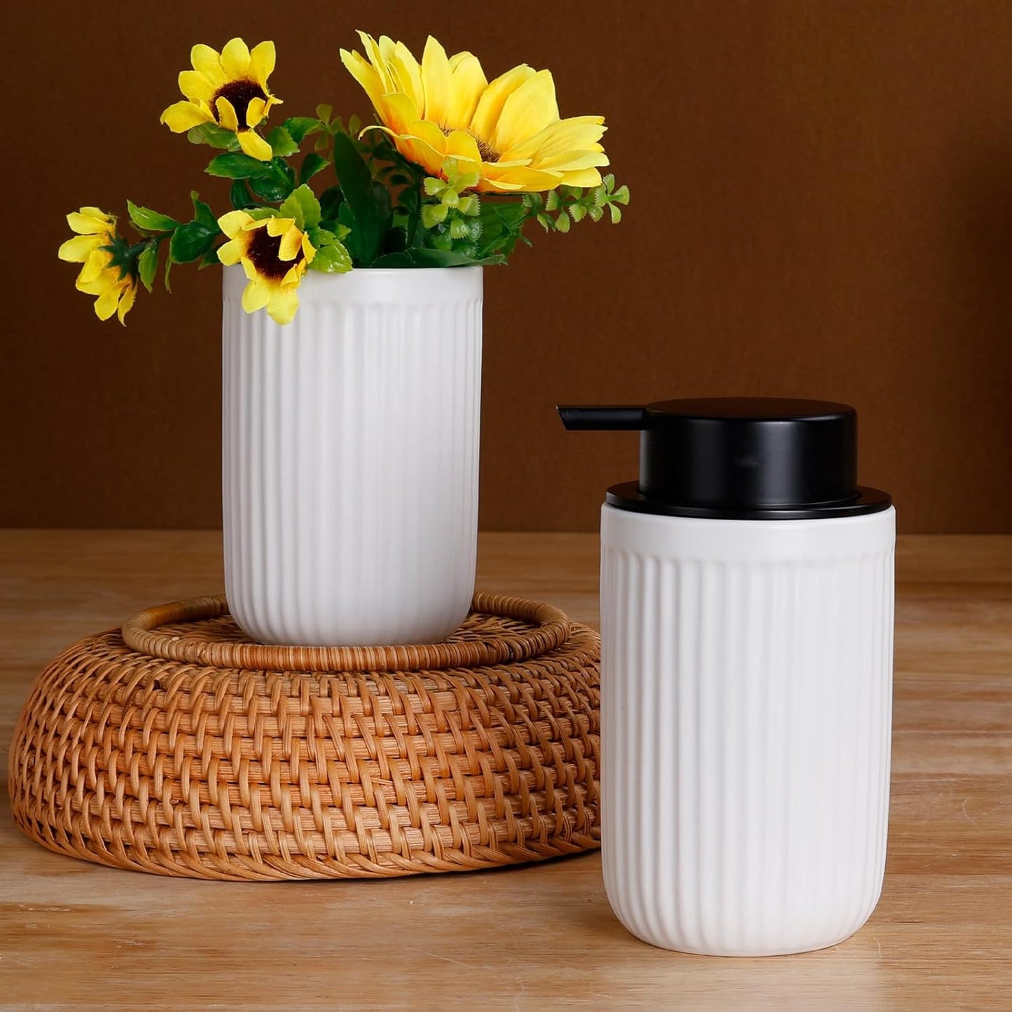 BosilunLife Dish Hand Soap Dispenser - White Liquid Pump soap Dispenser for Bathroom Decro 12oz Ceramic Kitchen Dish Dispenser with Rust-Proof Liquid Pump Modern Refillable Lotion Bottles