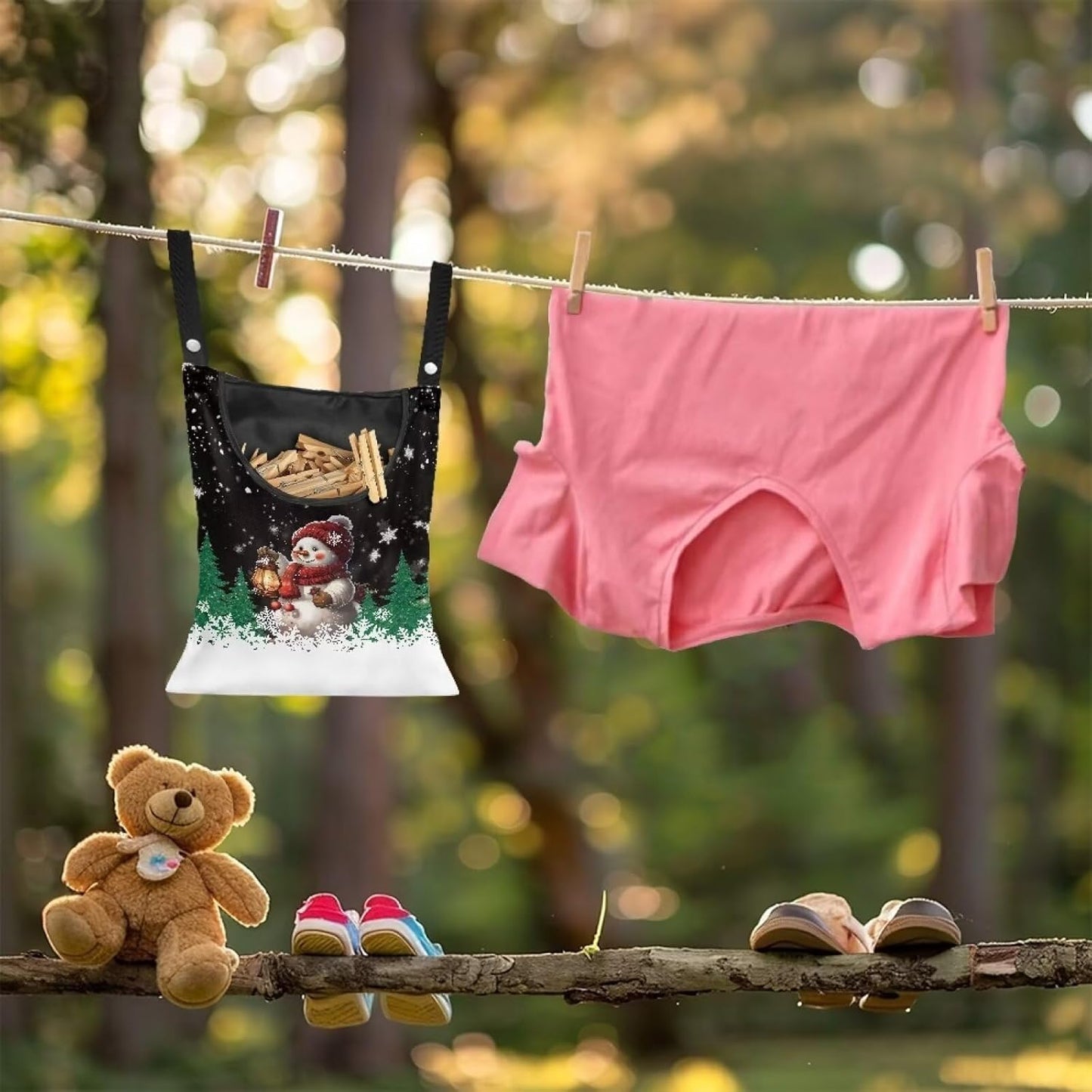 Snowman Clothes Pin Hanging Bag, Large Capacity Clothespin Bag with A Large Opening，Clothes Pin Hanging Bag Space-Saving Organize Clothespin Bag for Clothesline Outdoor