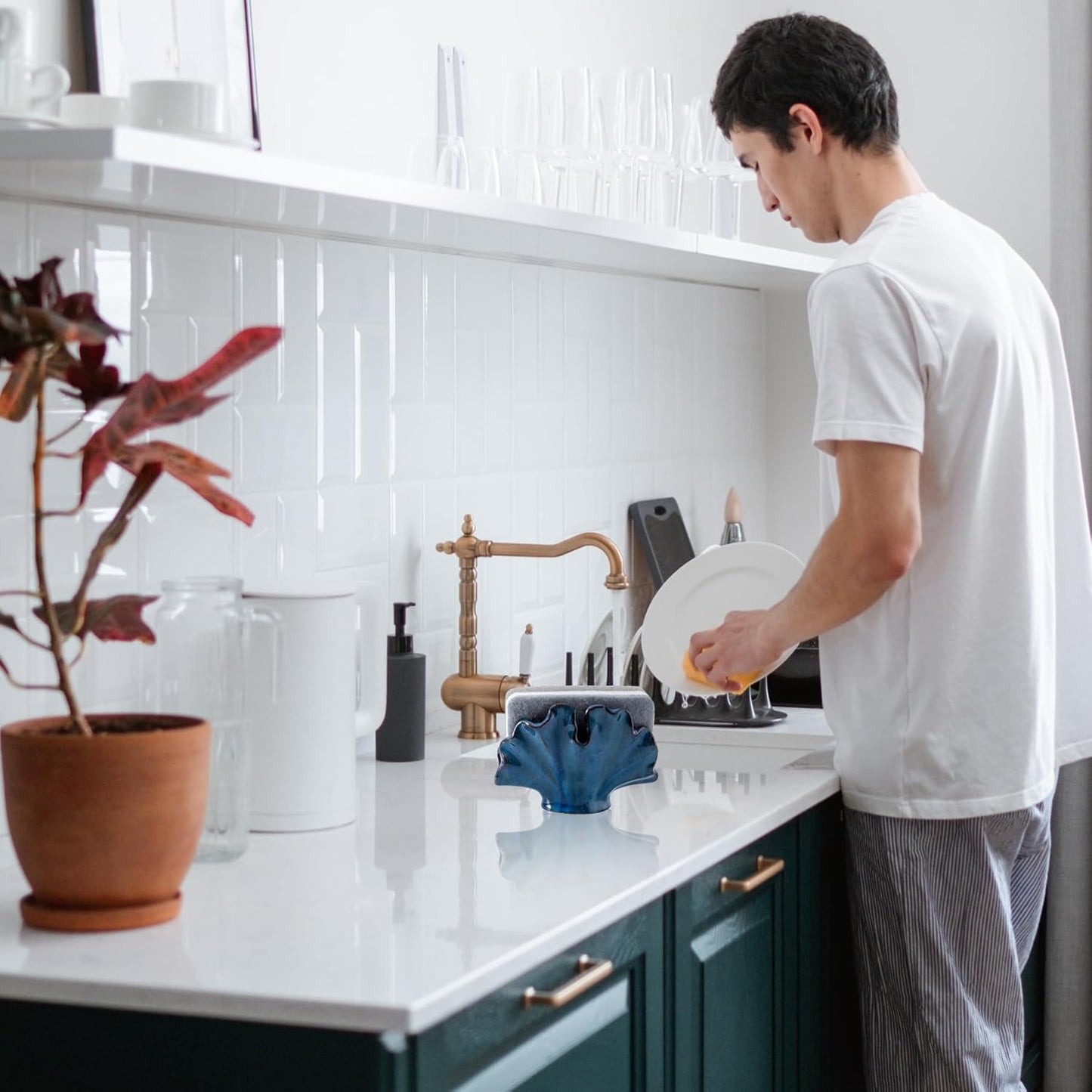 Ceramic Sponge Holder,Sponge Holder for Kitchen Sink,Compact Sink Caddy Organizer-Scouring Pad and Dish Sponge Holders,Farmhouse Kitchens Decor Cute Kitchen Gadgets Accessories(White)