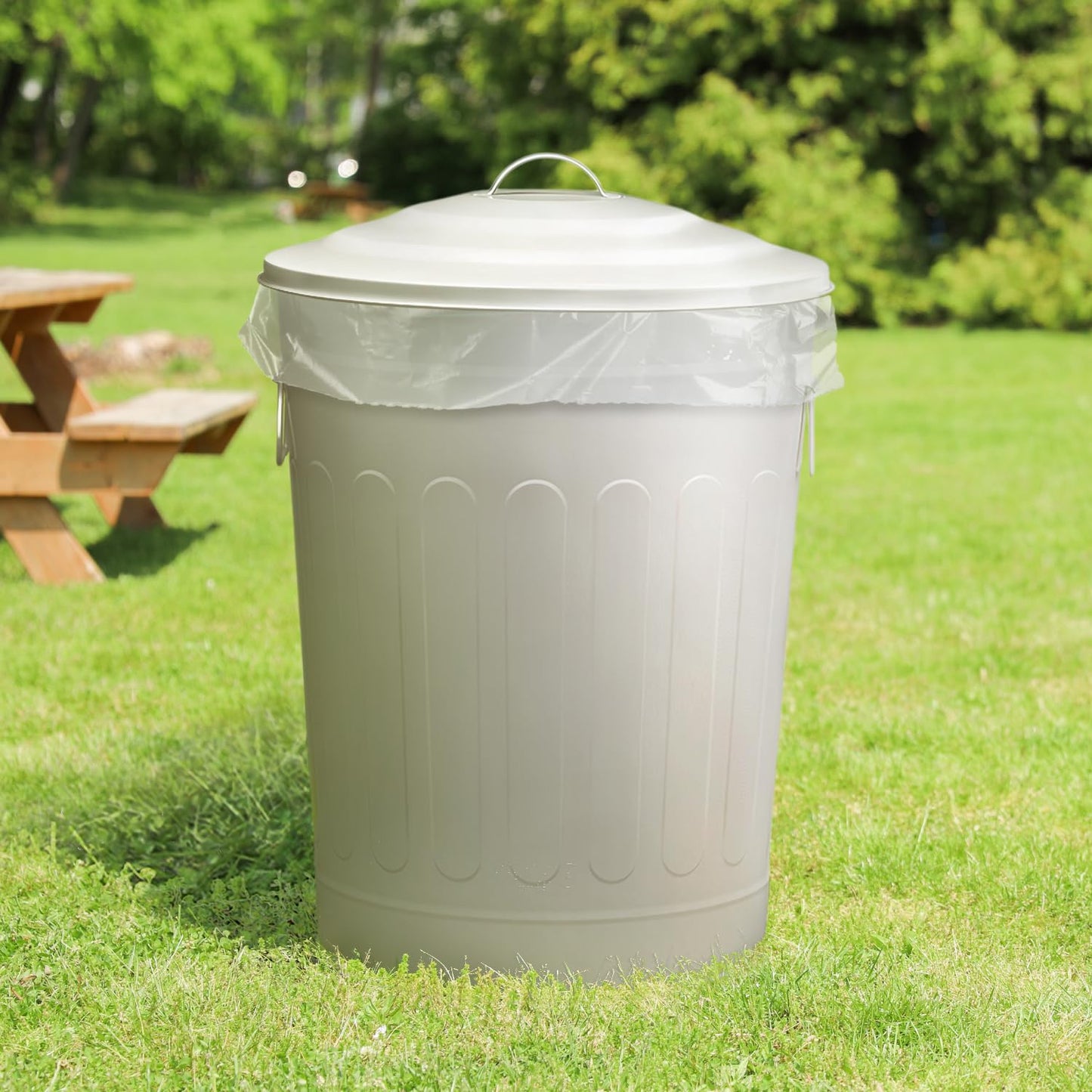 Plexon Round Trash Can 13 Gallon, Vintage Metal Outdoor Trash Can with Lid, Retro Farmhouse Garbage Container, Old School Modern Ash Bucket, Beige