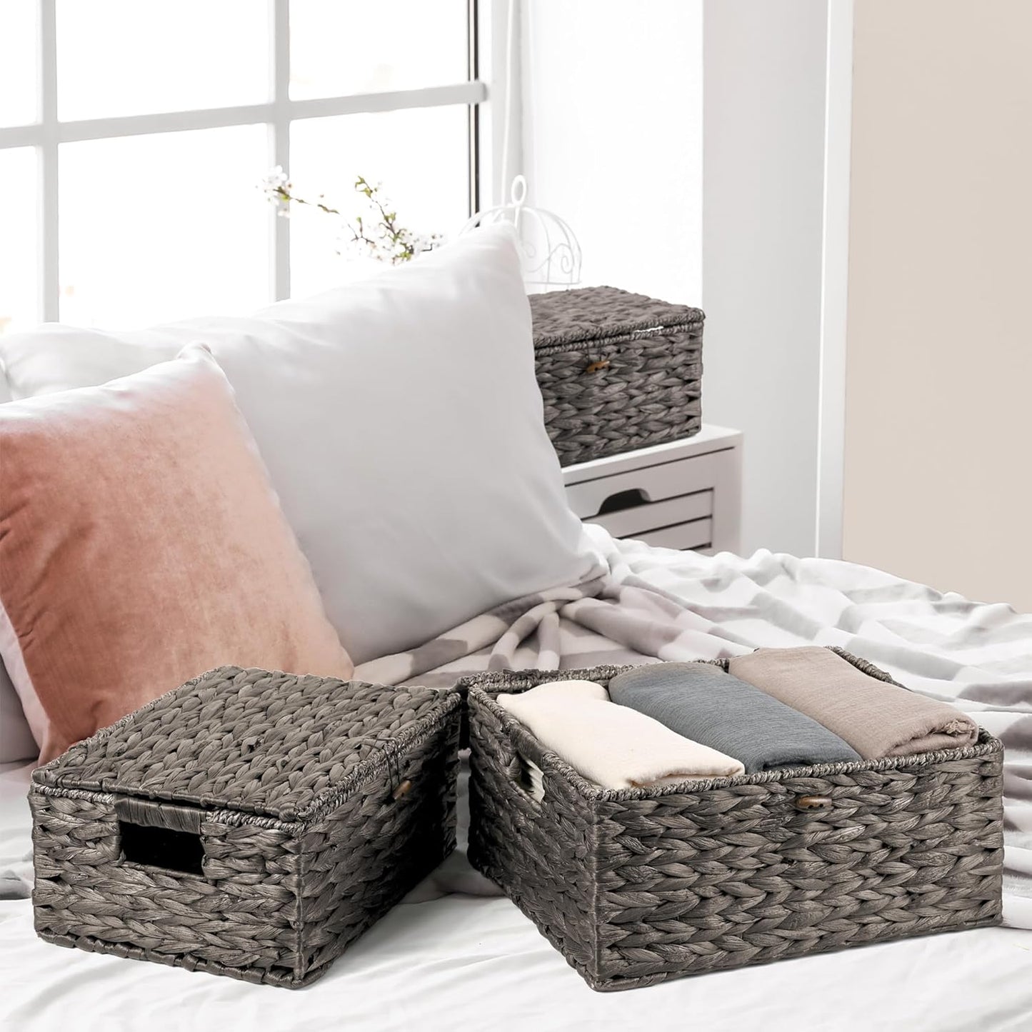 Wicker Storage Baskets with Lids and Handles, Hand Woven Rattan Storage Bins Box, Set 3 Black Water Hyacinth Decorative Large Small Basket Container for Shelves, Bathroom Organizing