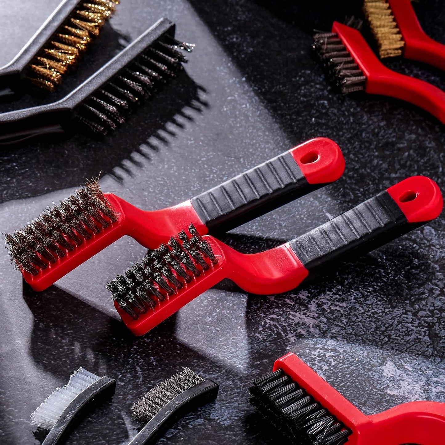 Sumind 60 Pcs Wire Cleaning Brush Set Nylon/ Stainless Steel/ Brass Metal Brush with Curved Handle Grip Paint Remover for Cleaning, Rust, Drill, Scrub, Grout Cleaner Tool (Red and Black)