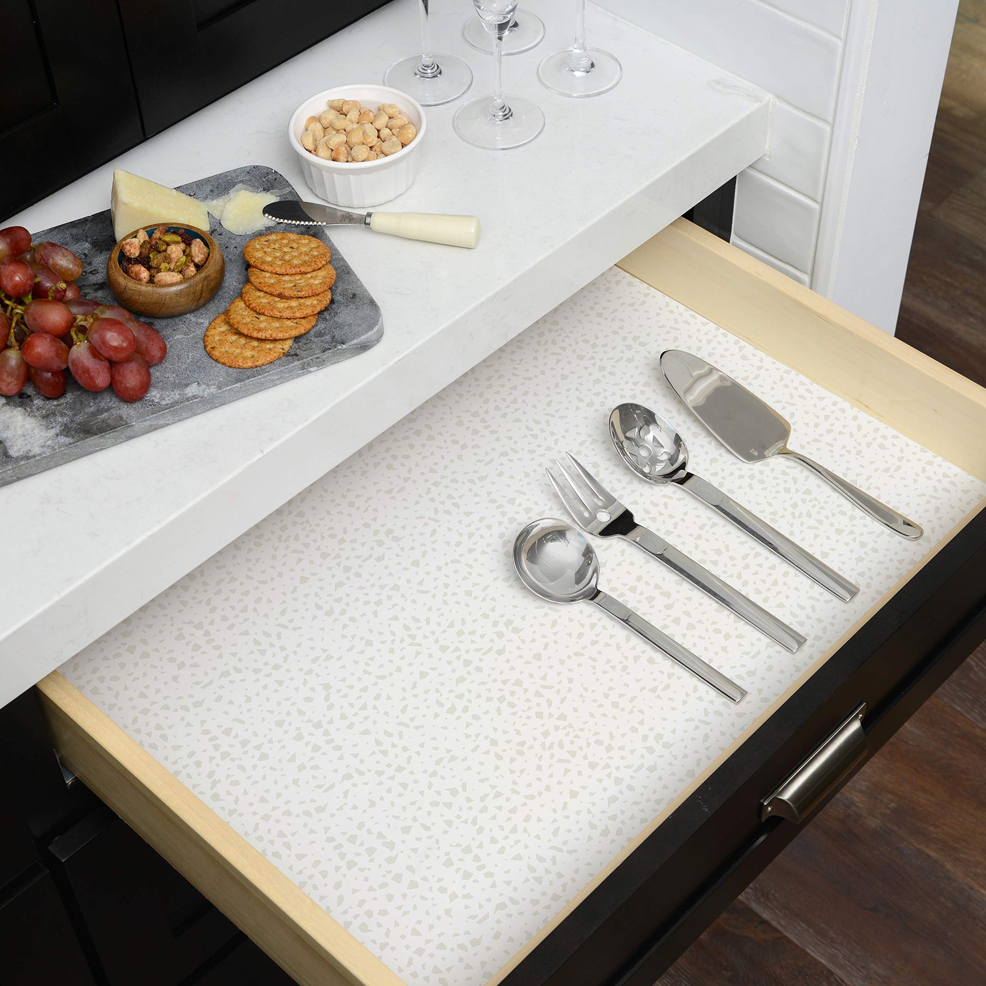 Con-Tact Brand Creative Covering, Self-Adhesive Shelf Liner, Multi-Purpose Vinyl Drawer Liner, Easy
