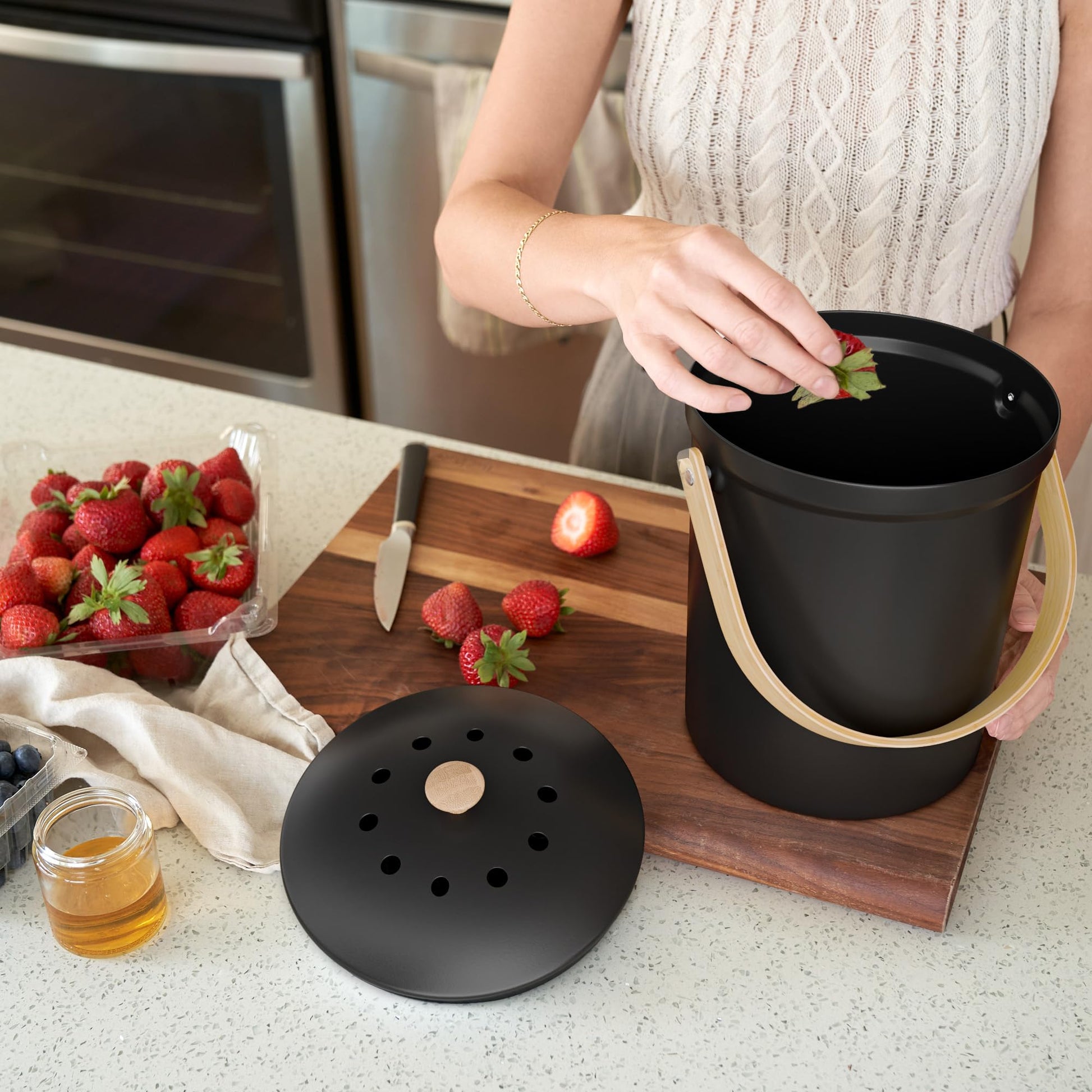 Beautiful Kitchen Compost Bin with Smell Proof Lid - Rust Proof and Odorless Compost Bucket for