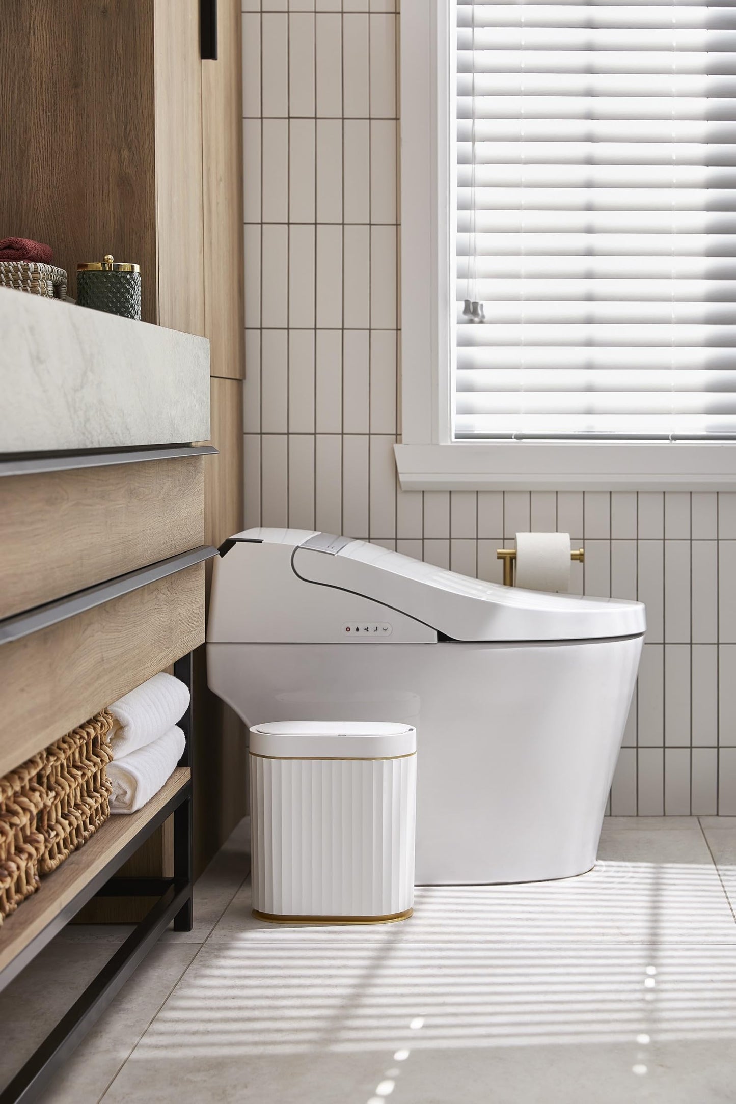 ELPHECO Bathroom Trash Can with Lid, 2 Gallon, Motion Sensor, White Gold