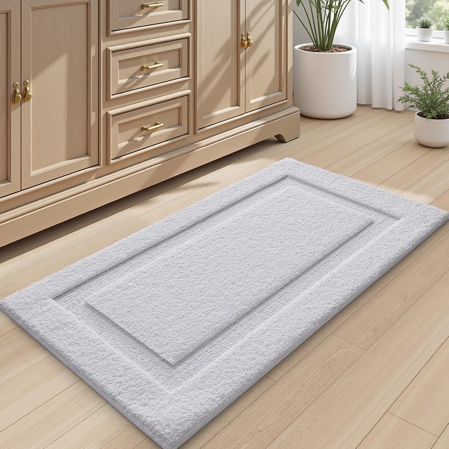 LUMI Ultra Soft Bathroom Rugs Absorbent, Non Slip Bath Mat 24x36, White