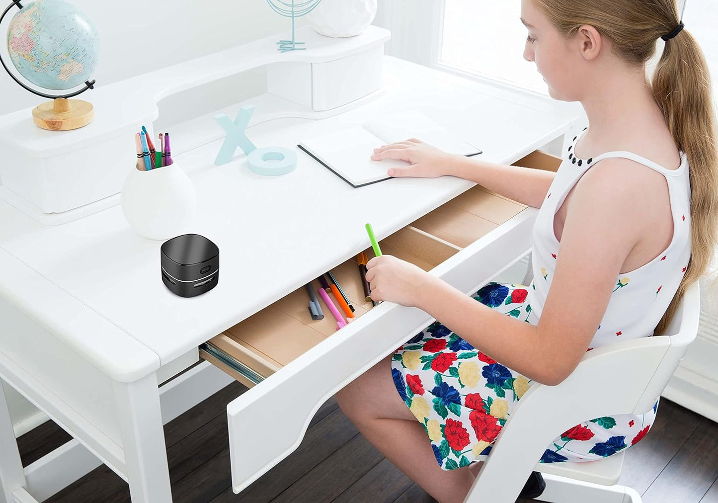 ODISTAR Desktop Vacuum Cleaner, Mini Table dust Sweeper Energy Saving,High Endurance up to 400 mins,360º Rotatable Design for Keyboard/Home/School/Office (Black Charging)