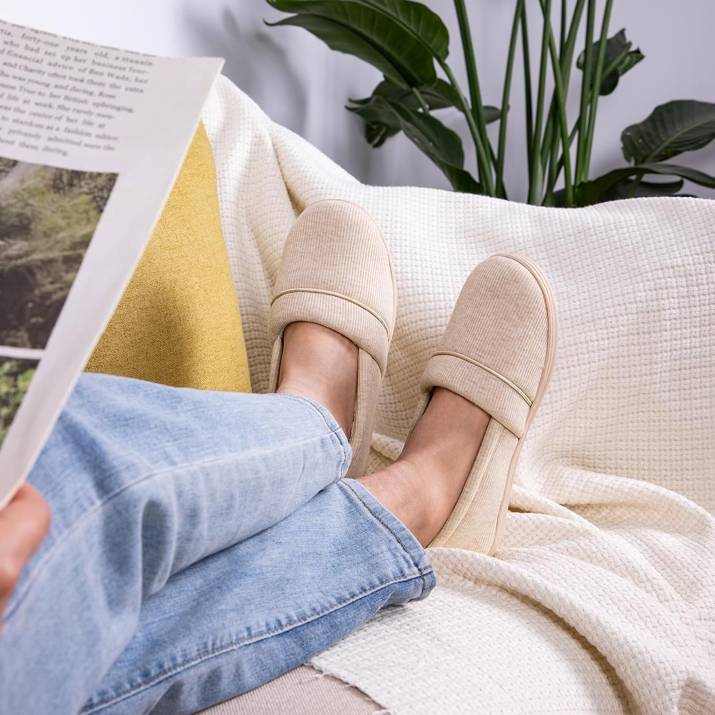 HomeTop Women's Comfy Loafer Slippers Lightweight Memory Foam Non-slip Indoor House Shoes