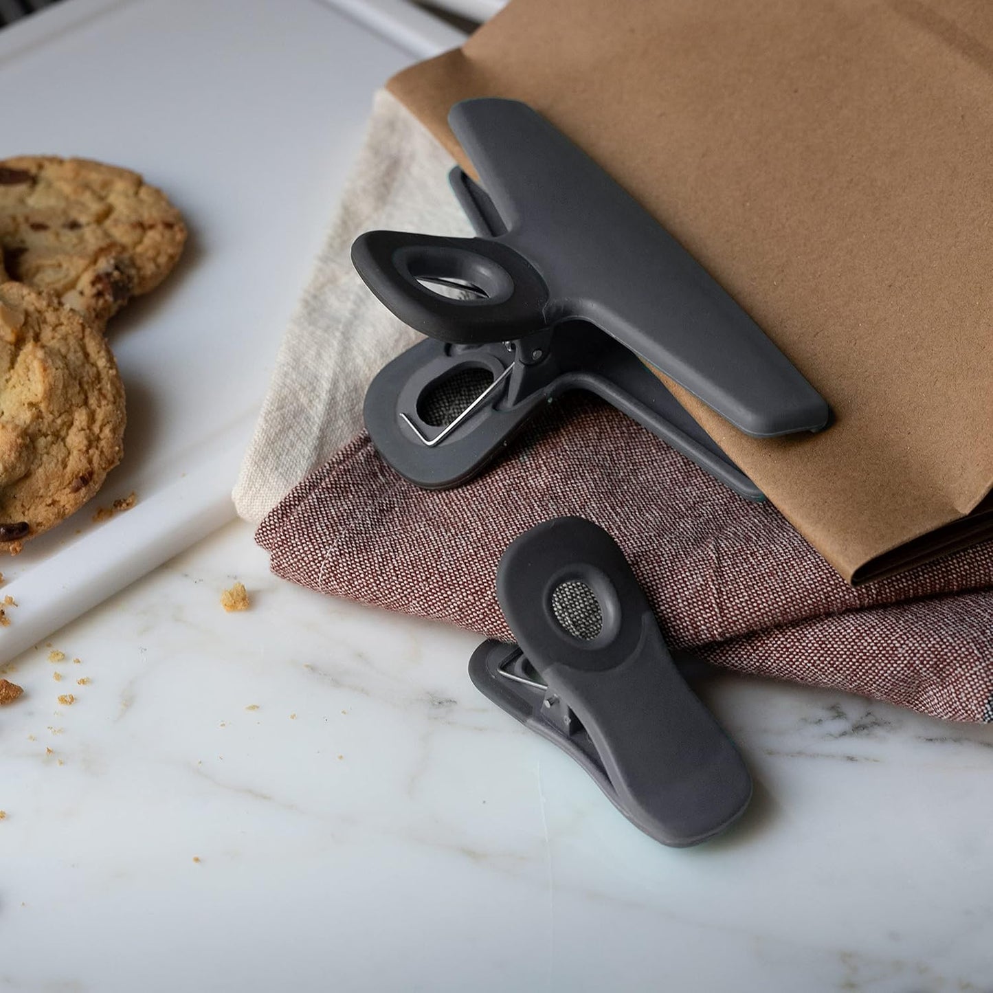 COOK WITH COLOR Bag Clips, Heavy Duty Chip Clip and Refrigerator Magnet Clips for Food Storage with Air Tight Seal Grip for Snack Bags and Food Bags (Grey, Pack of 8)