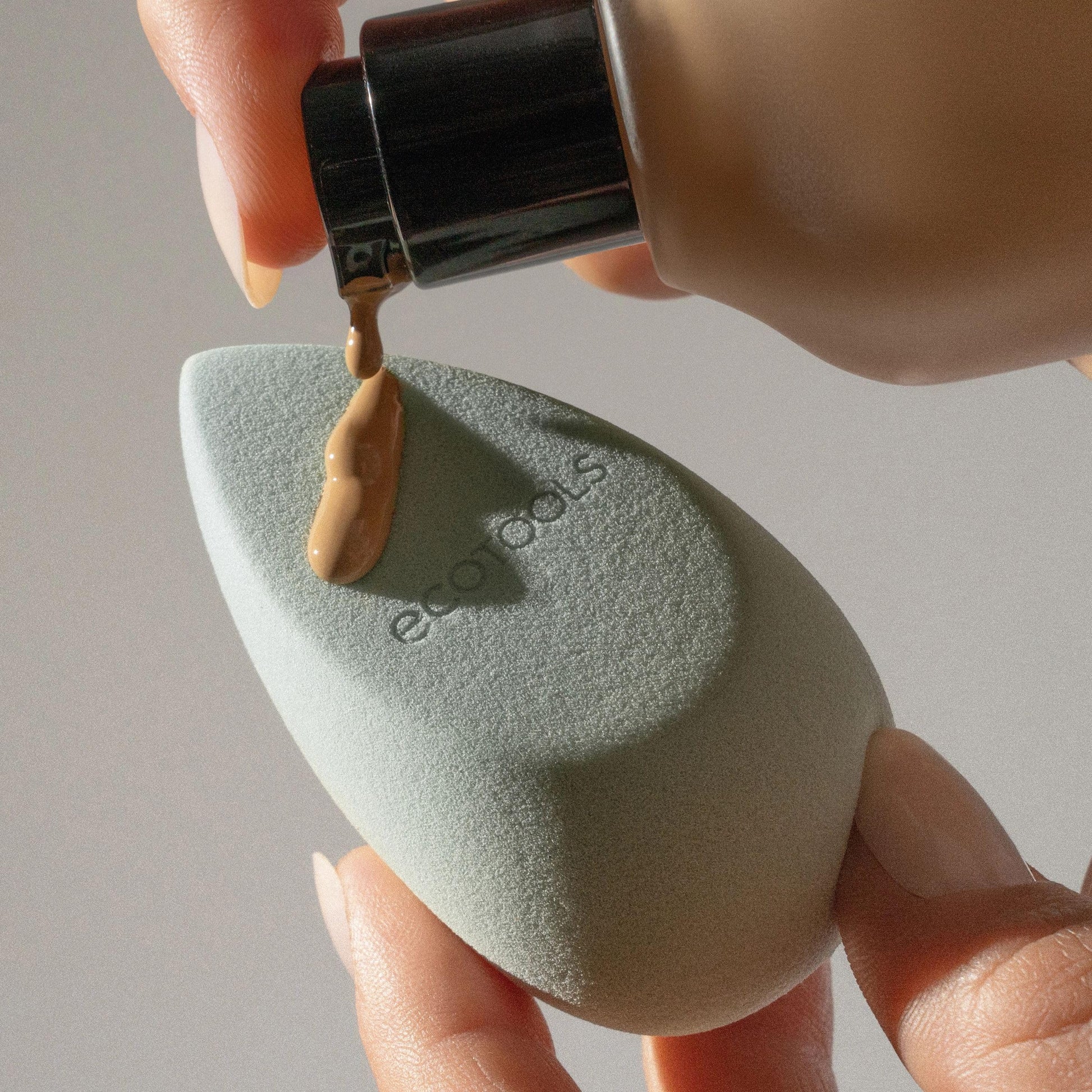 EcoTools Blurring Blender Makeup Sponge, Makeup Blender Sponge
